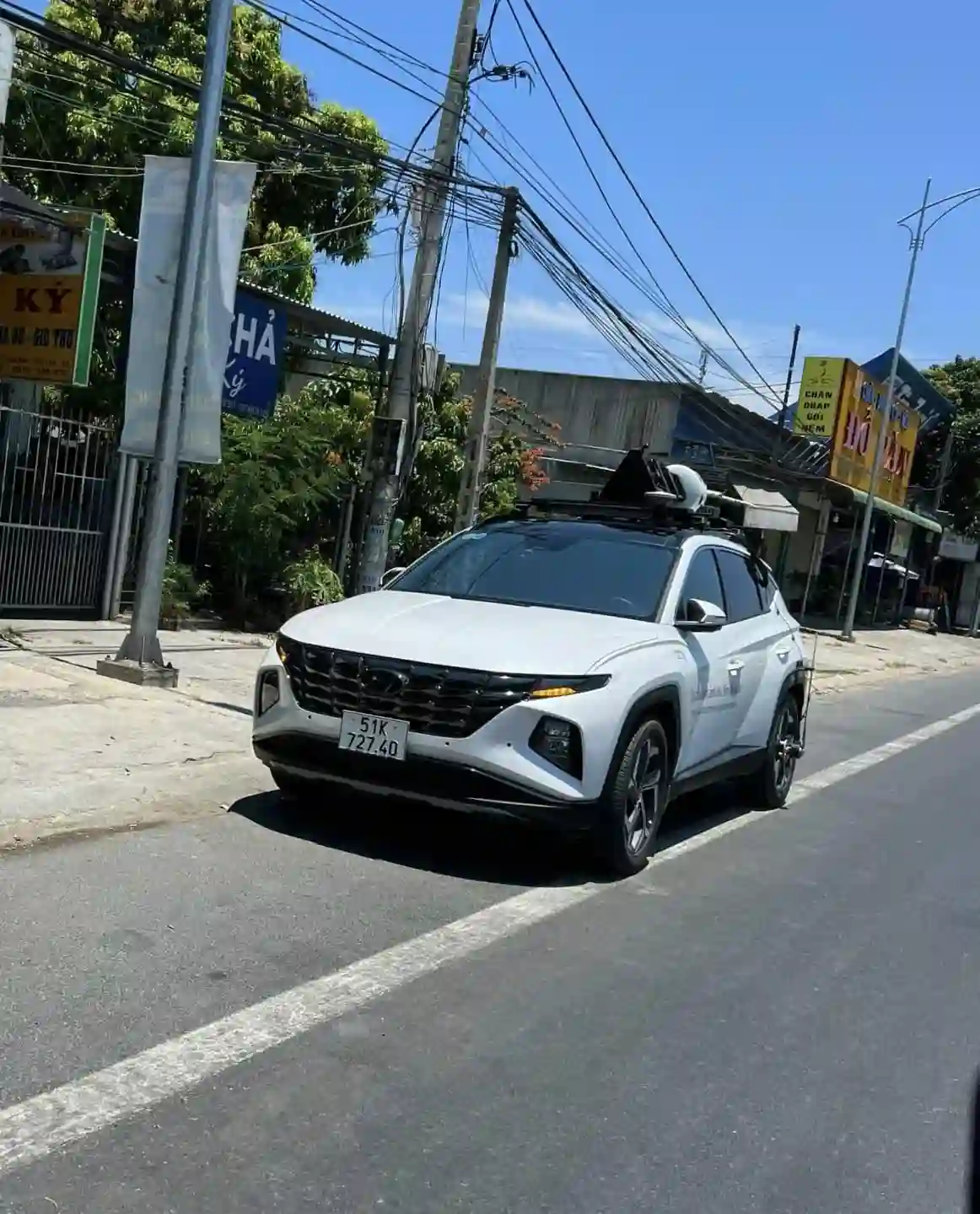 Picture of a Apple Car spotted in Cam Lâm, Khánh Hòa, Vietnam on April 16, 2024.