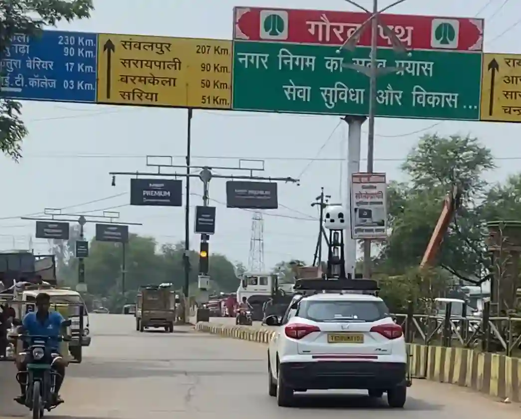 Picture of a Apple Car spotted in Raigarh, Chhattisgarh, India on October 16, 2024.