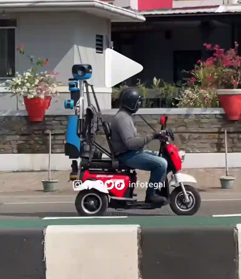 Picture of a Google Car spotted in Tegal, Central Java, Indonesia on November 5, 2024.