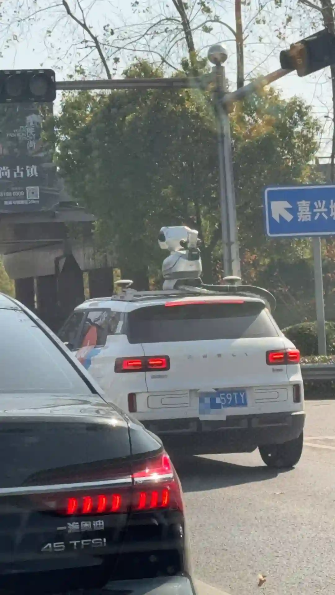 Picture of a Baidu Car spotted in Jiaxing, Zhejiang, China on November 27, 2024.